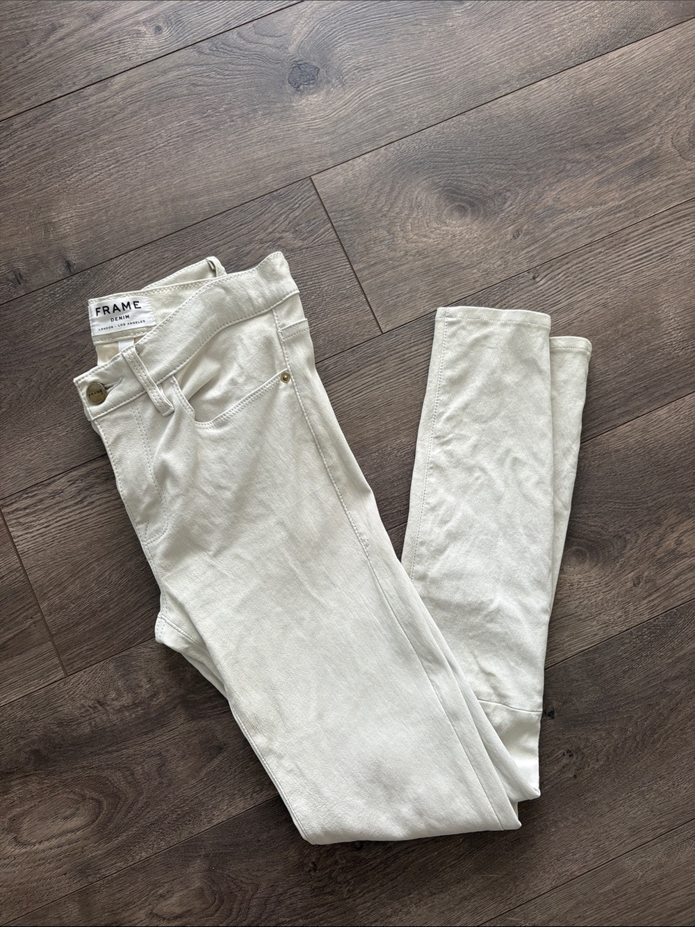 Frame Denim Skinny Jeans in Cream